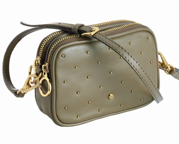 Complementos CON TACHUELAS