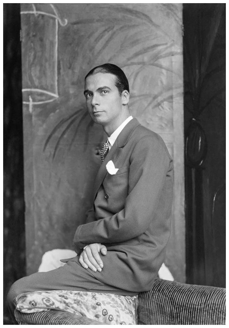 Nº 127 - LONDRES: HOMENAJE A BALENCIAGA CON UNA GRAN EXPOSICIÓN