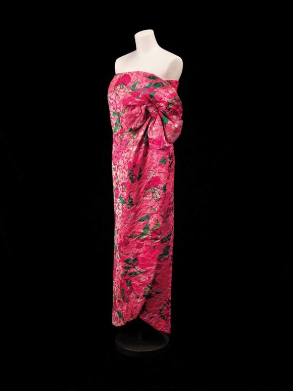 Vestido en brocado rosa