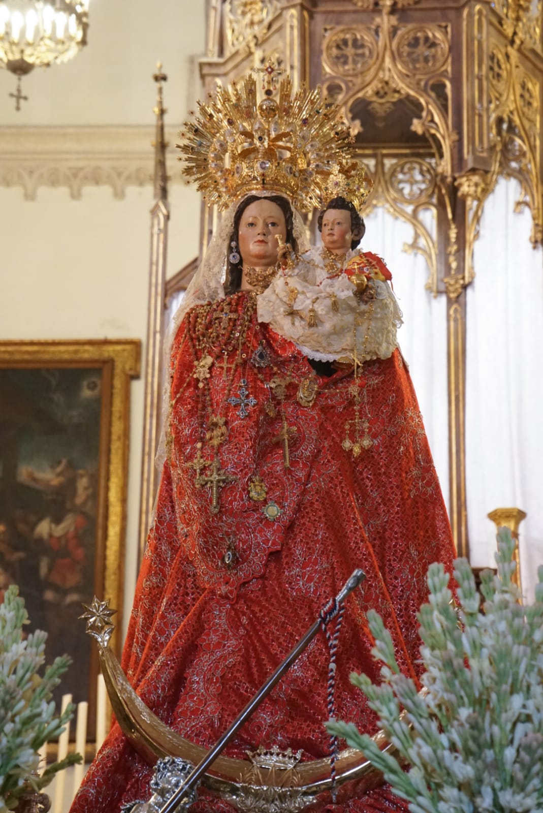 La Virgen de La Luz con el Niño