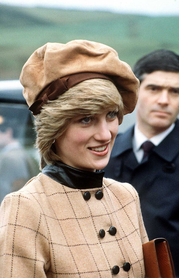 Lady Di con sombrero de Jones