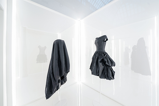 Modelos Alaïa y Balenciaga