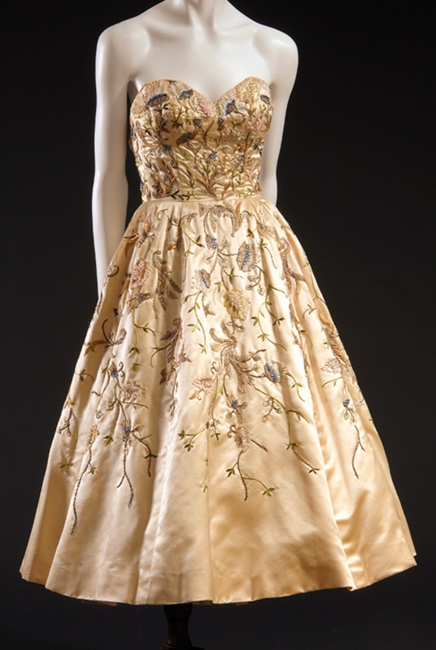 Vestido bordado de Dior