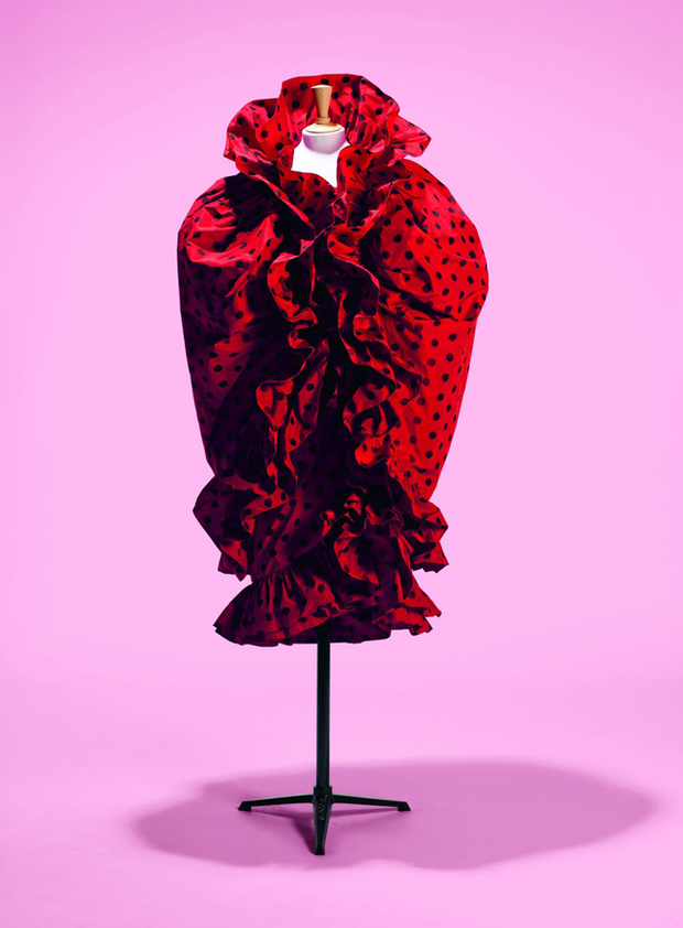 Nº 101 - FASHION MIX: HOMENAJE A LOS DISEÑADORES INMIGRANTES