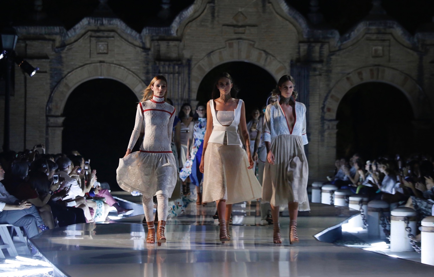 Desfile de Pilar Dalbat en La Alhambra