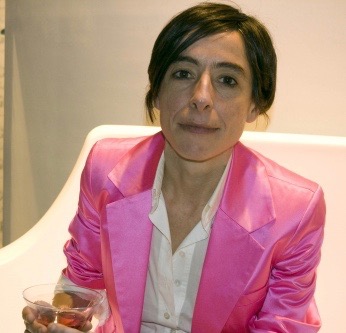 Miriam en rosa