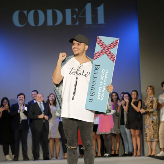 asmoda.Models.Custom.FotosVista