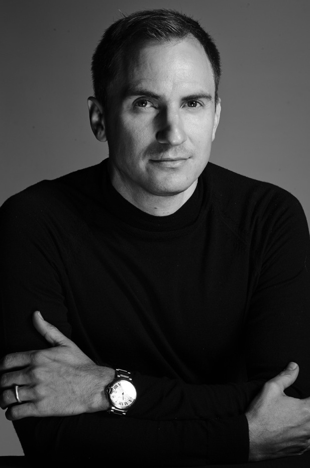 Nº 98 - ANTON HEUNIS:"QUIERO DAR A LAS MUJERES BELLEZA Y SEGURIDAD"