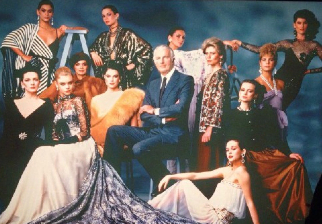 Con modelos en los años 90