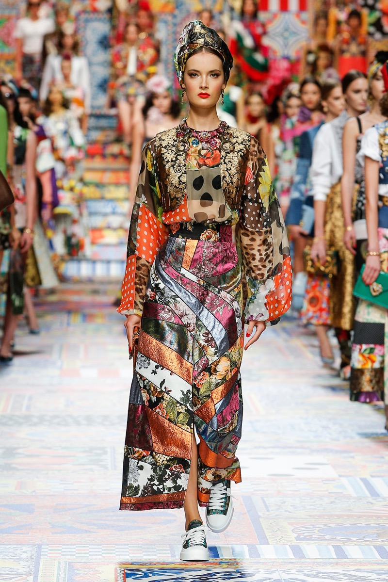 Vestido fiesta y zapatillas. D&G