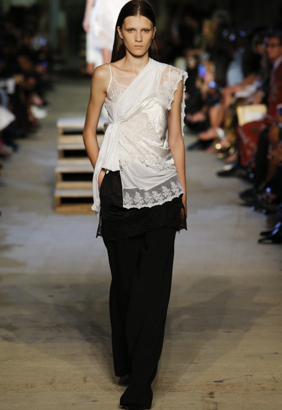 Encaje de Calais. Givenchy
