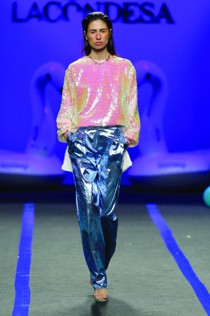 asmoda.Models.Custom.FotosVista