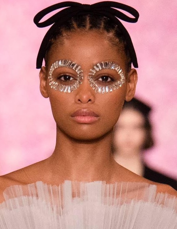 Maquillaje con cristales