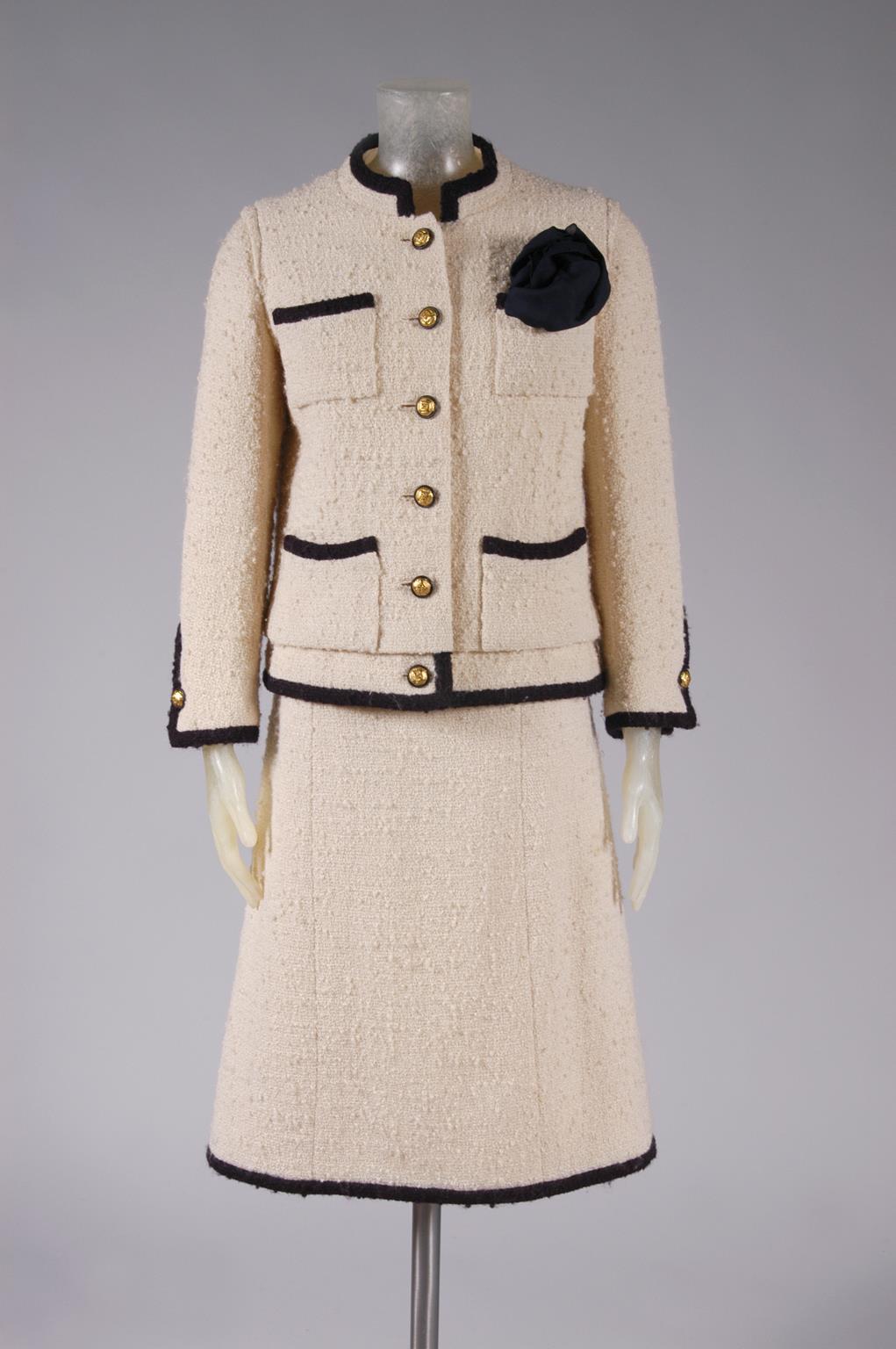 Inconfundible traje Chanel