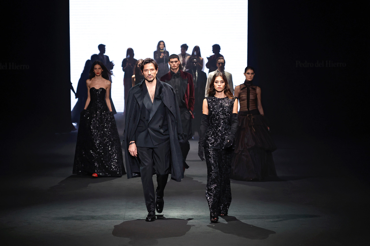 asmoda.Models.Custom.FotosVista
