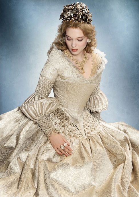 Bella de blanco