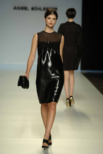 asmoda.Models.Custom.FotosVista