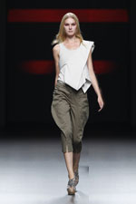 asmoda.Models.Custom.FotosVista