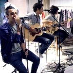 Música en la tienda de Maguen11:11