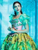 Lily Collins en el papel de Blancanieves