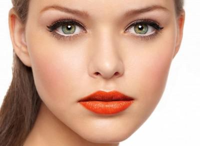 Labios en naranja coral