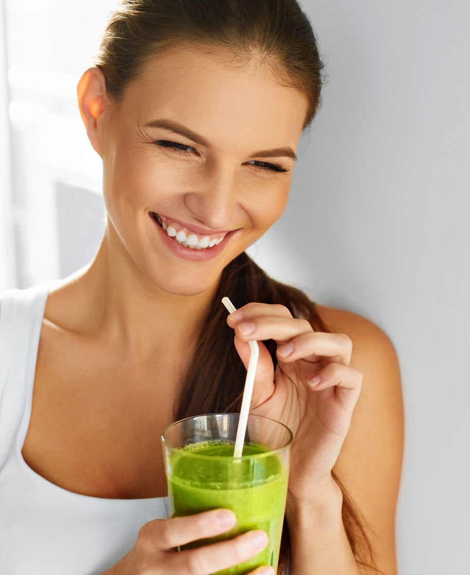 Zumo con té matcha