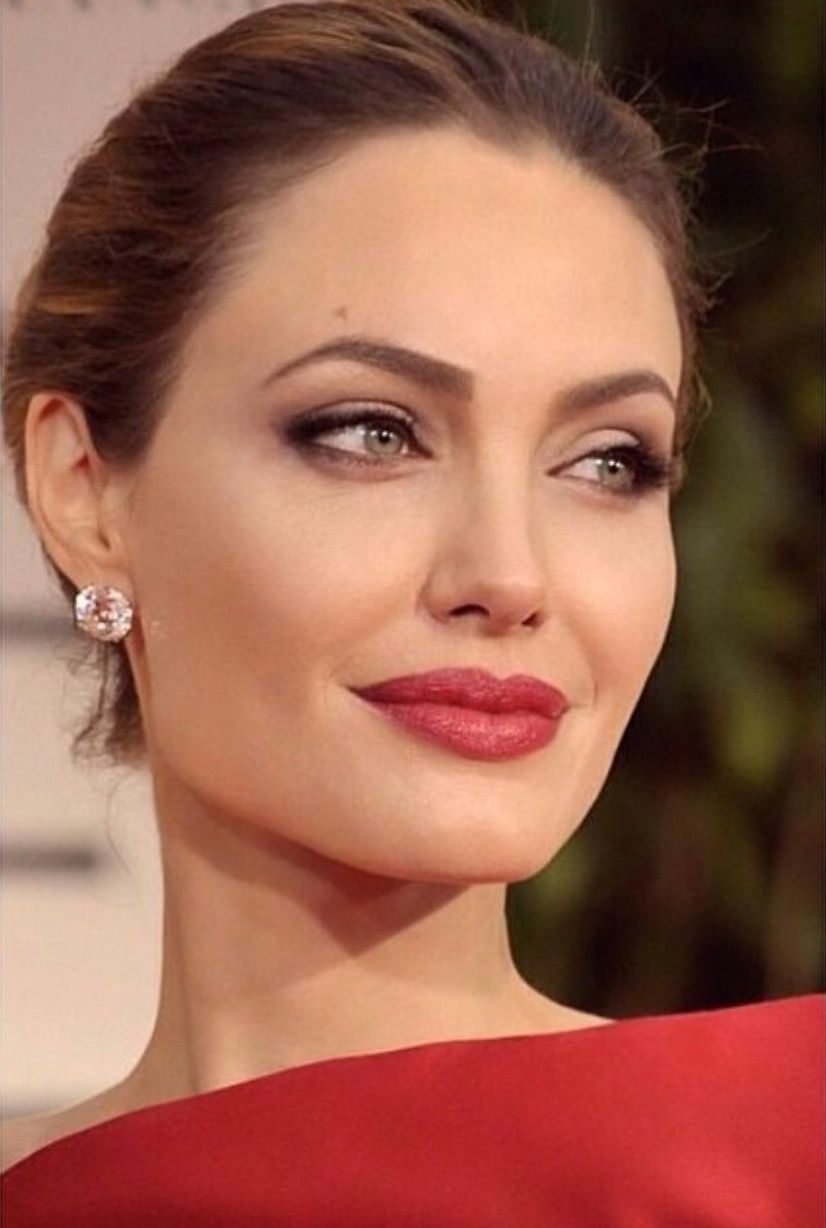 Las cejas perfectas de Angelina Jolie