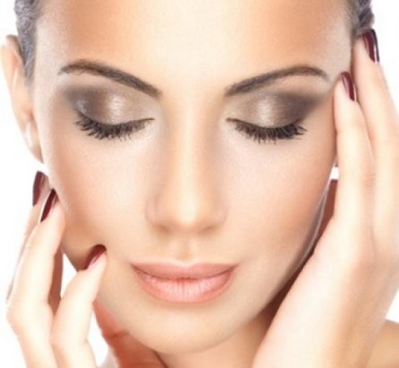 Maquillaje en dorados