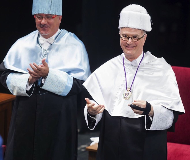 Nº 114 - BLAHNIK YA ES DOCTOR HONORIS CAUSA