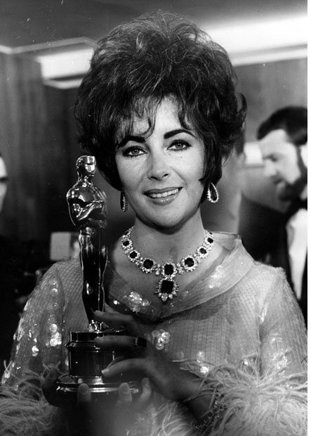 Liz Taylor con joyas de Bulgari