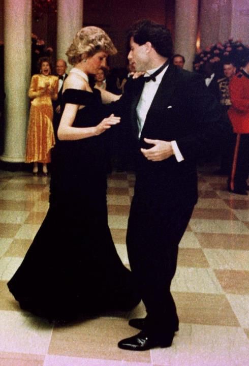 Nº 121 - DIANA DE GALES: "HER FASHION STORY"