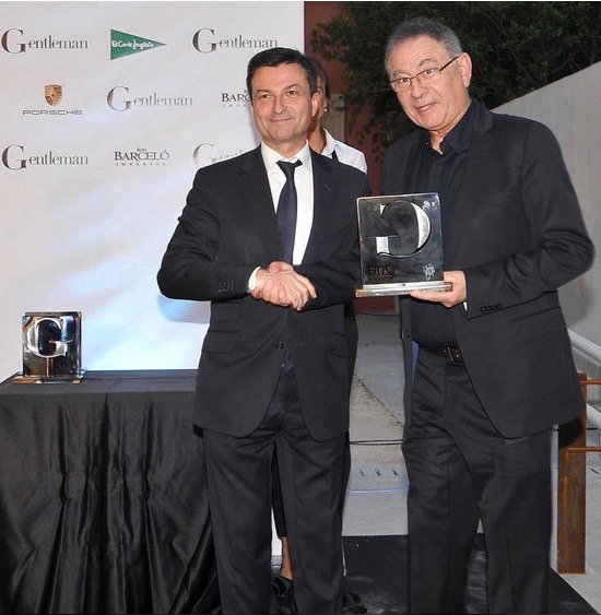 Nº 125 - PREMIO GENTLEMAN PARA ROBERTO VERINO