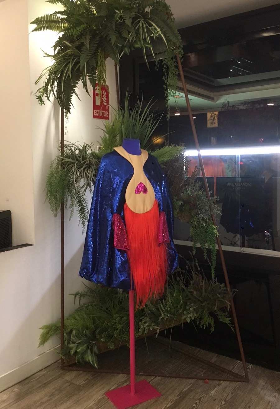 Maniquí con peluca