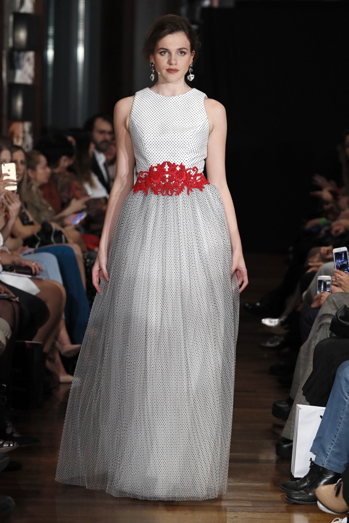 Nº 129 - ESTHER NORIEGA PRESENTA SU COLECCIÓN "RED CARPET"