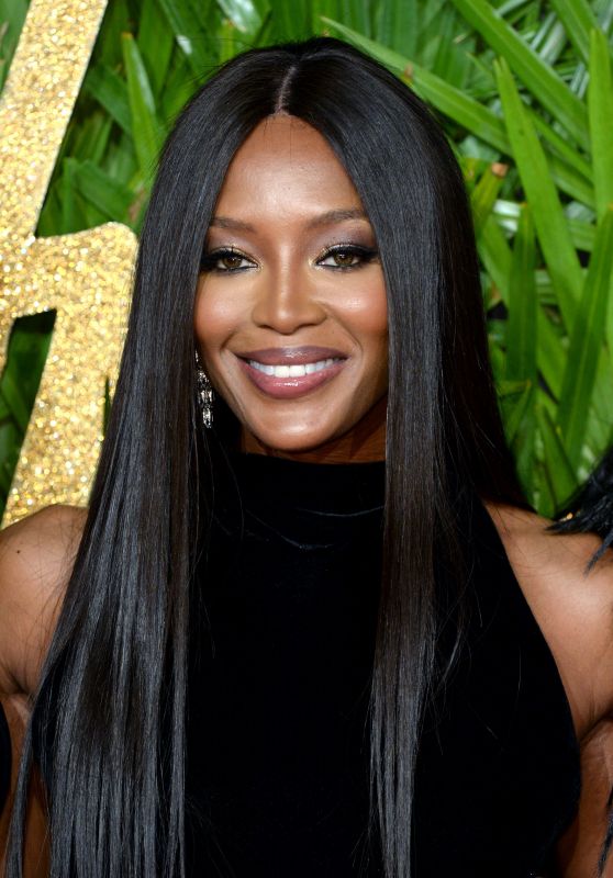 Nº 134 - NAOMI CAMPBELL, PREMIO "FASHION ICON"