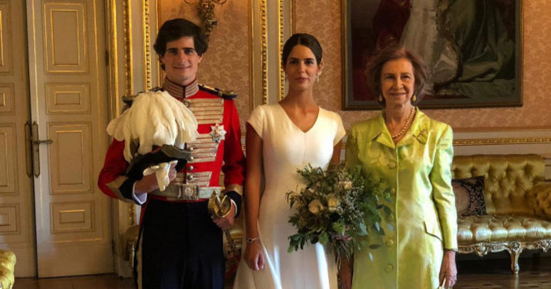 Los novios con la Reina Doña Sofía