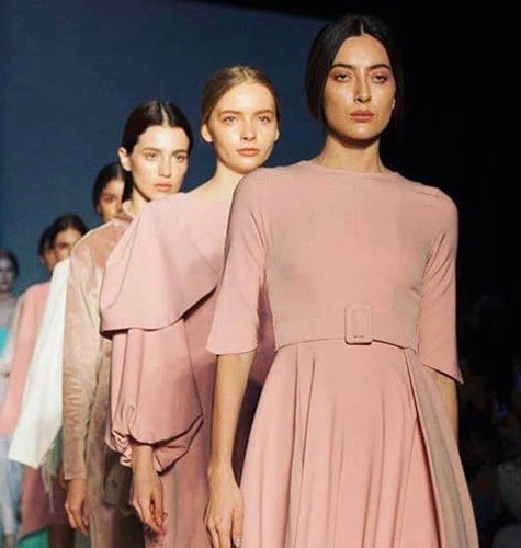 Desfile estilo modest fashion