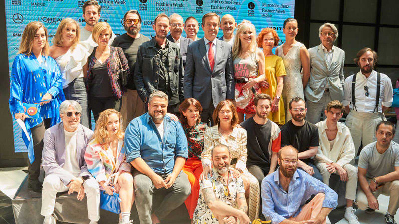 Rueda de prensa con diseñadores