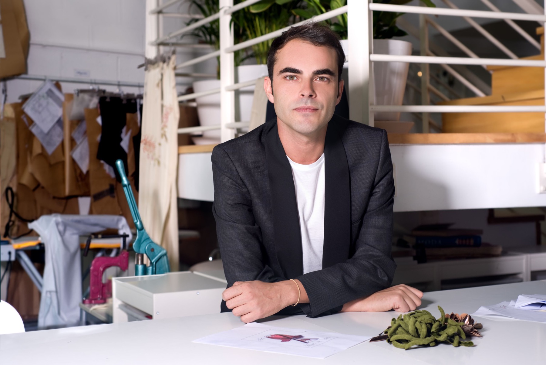 Ion Fiz en su taller