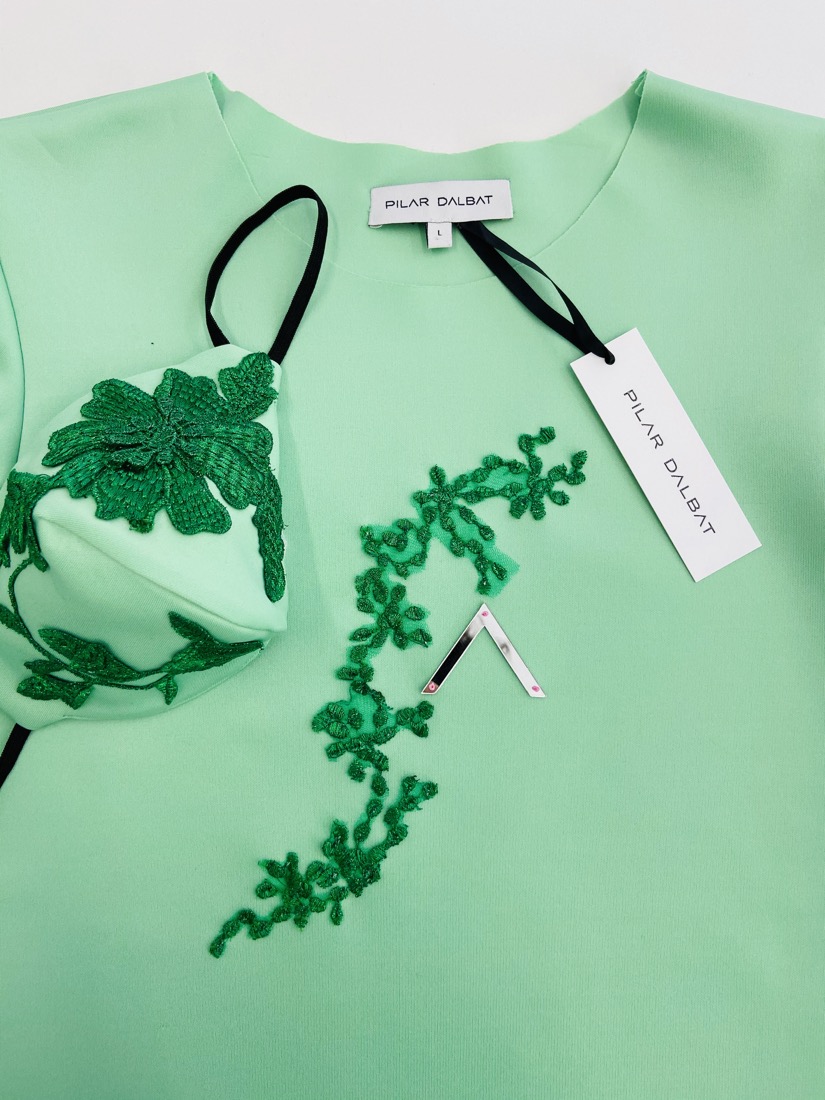 Mascarilla y camiseta de P. Dalbat