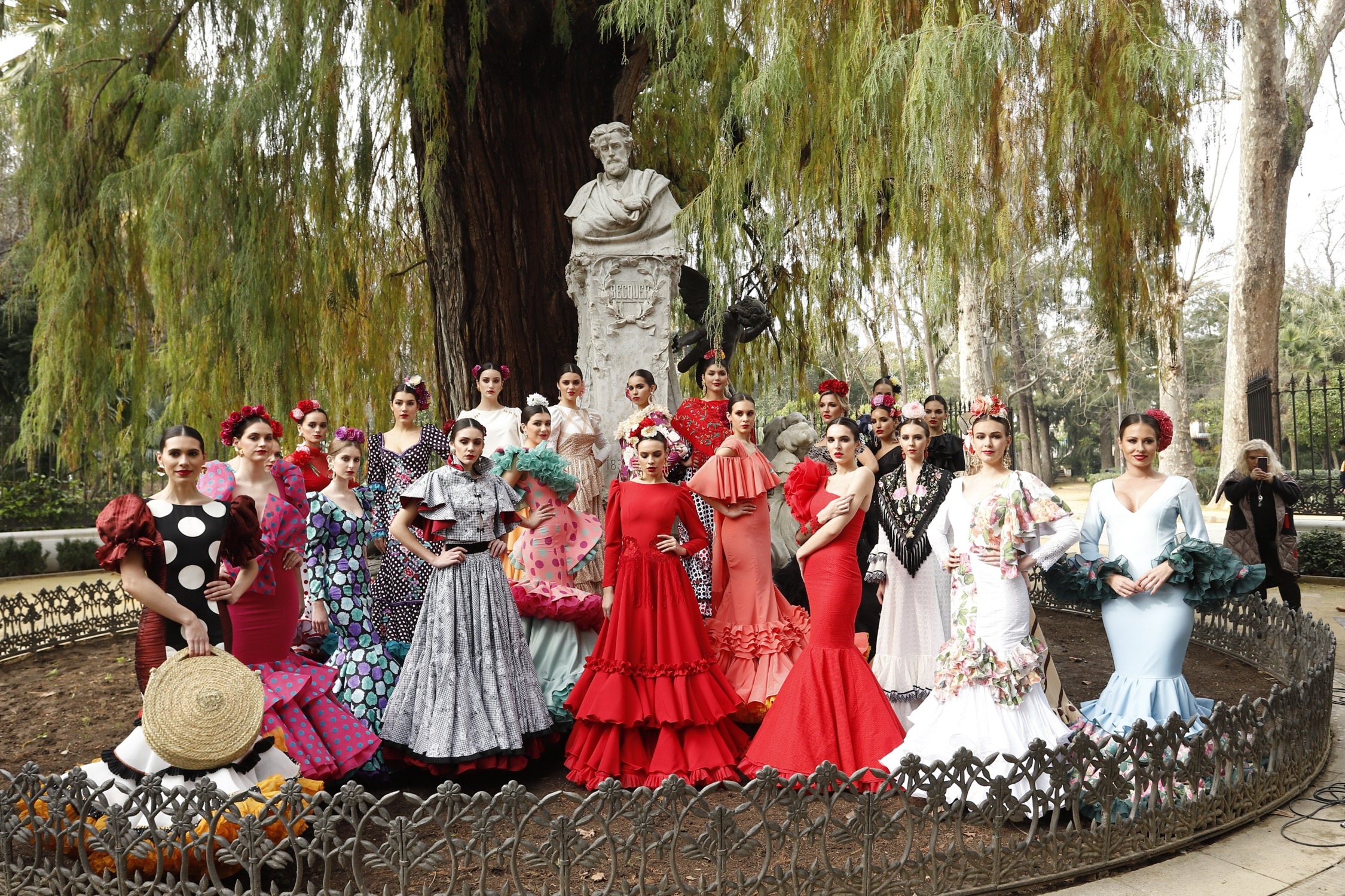 Simof, en el monumento a Bécquer