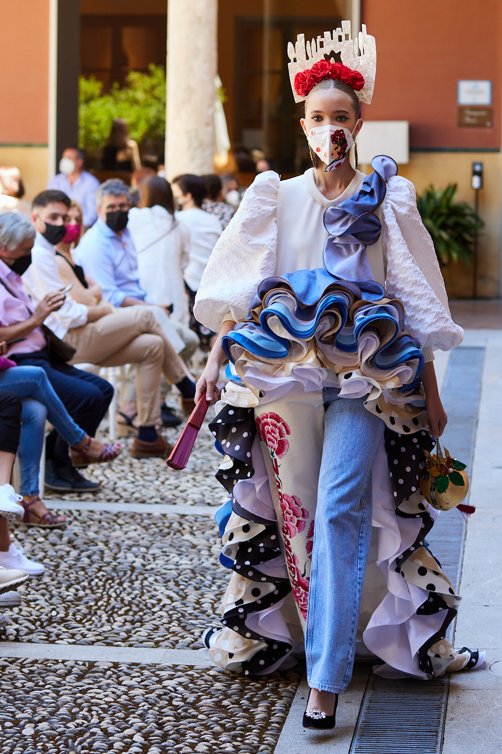 El traje "Zarzamora"