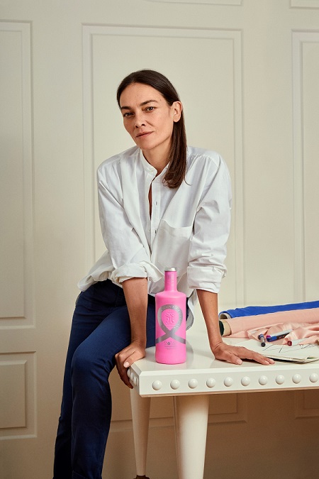 Con la botella rosa