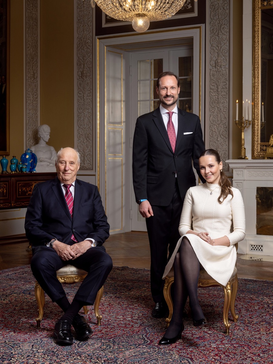 Con su padre y su abuelo el Rey
