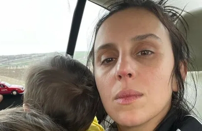 En su huida de su país
