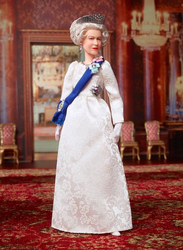 Barbie con traje de gala