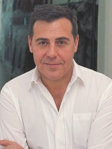 Nº 180 - ANGEL SCHLESSER, PREMIO NACIONAL DE MODA