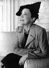 Nº 87 - PARÍS RECUPERA A ELSA SCHIAPARELLI