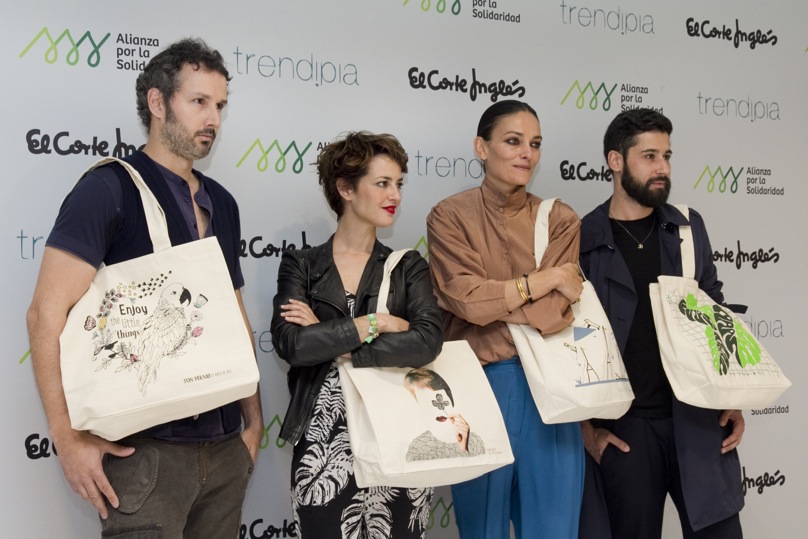 Con las bolsas solidarias