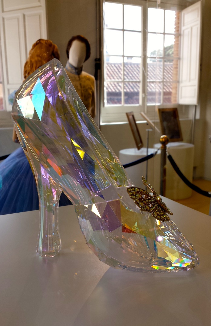 Nº 100 - LOS ZAPATOS DE CENICIENTA